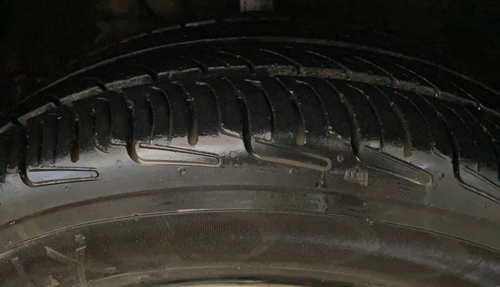 2015 Volkswagen Polo TRENDLINE 1.2L PETROL, Petrol, Manual, 42,601 km, Right Front Tyre Tread