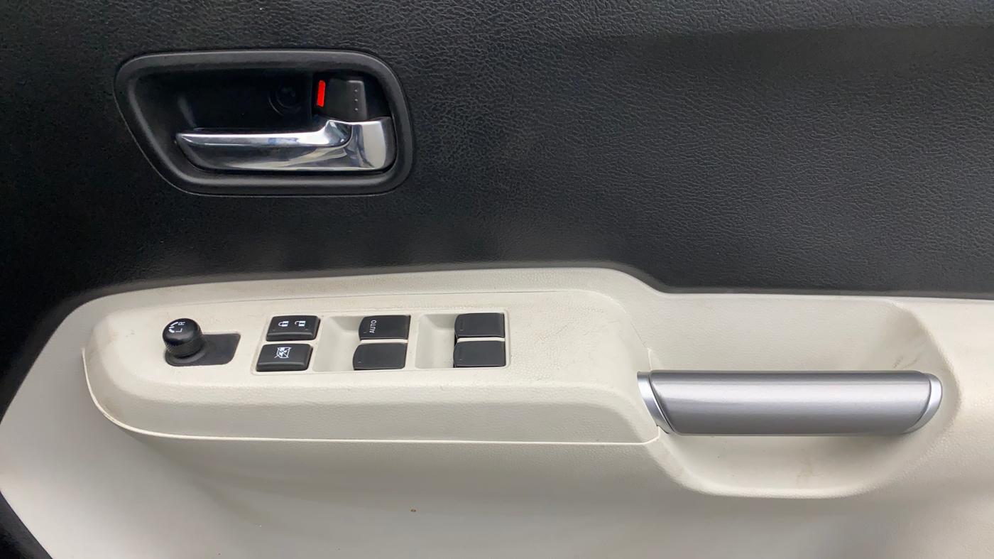 2024 Maruti IGNIS DELTA 1.2, Petrol, Manual, 19,652 km, Driver Side Door Panels Control