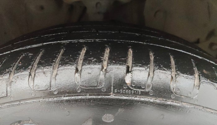 2016 Honda Jazz 1.2L I-VTEC SV, Petrol, Manual, 88,462 km, Right Front Tyre Tread