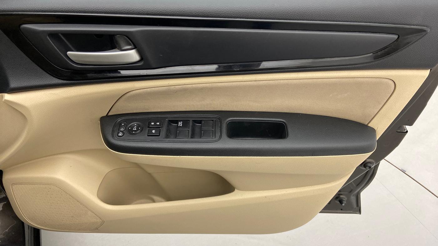 2020 Honda Amaze 1.2L I-VTEC V, Petrol, Manual, 31,567 km, Driver Side Door Panels Control