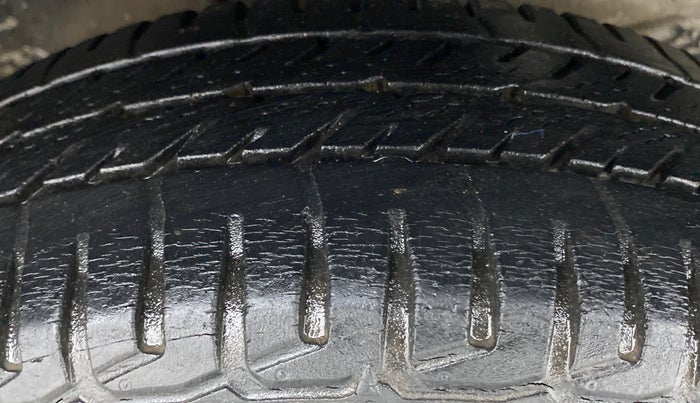 2014 Maruti Wagon R 1.0 VXI, Petrol, Manual, 21,501 km, Right Front Tyre Tread