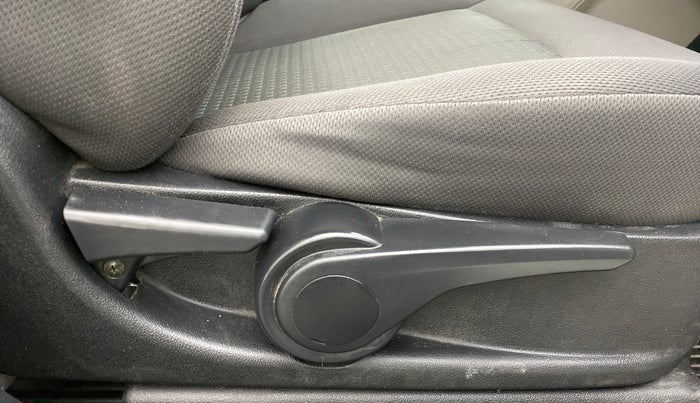 2016 Tata Tiago XZ 1.2 REVOTRON, Petrol, Manual, 52,861 km, Driver Side Adjustment Panel