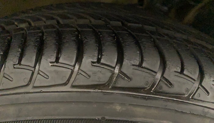2020 Maruti New Wagon-R ZXI 1.2 AMT, Petrol, Automatic, 24,495 km, Right Rear Tyre Tread