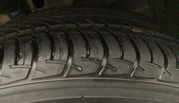 2020 Maruti New Wagon-R ZXI 1.2 AMT, Petrol, Automatic, 24,495 km, Left Front Tyre Tread