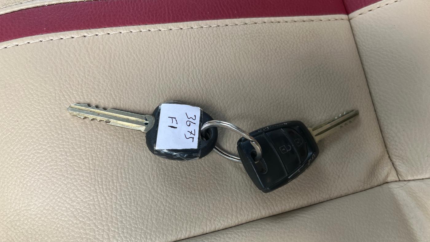2016 Hyundai Grand i10 MAGNA AT 1.2 KAPPA VTVT, Petrol, Automatic, 20,698 km, Key Close Up