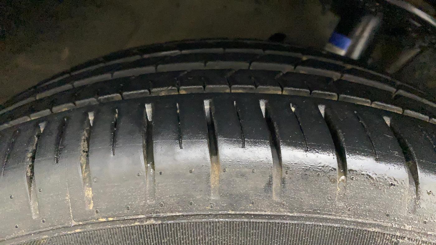 2017 Maruti Baleno ZETA CVT PETROL 1.2, Petrol, Automatic, 36,868 km, Right Front Tyre Tread