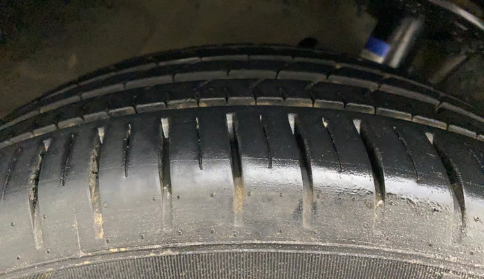 2017 Maruti Baleno ZETA CVT PETROL 1.2, Petrol, Automatic, 36,868 km, Right Front Tyre Tread