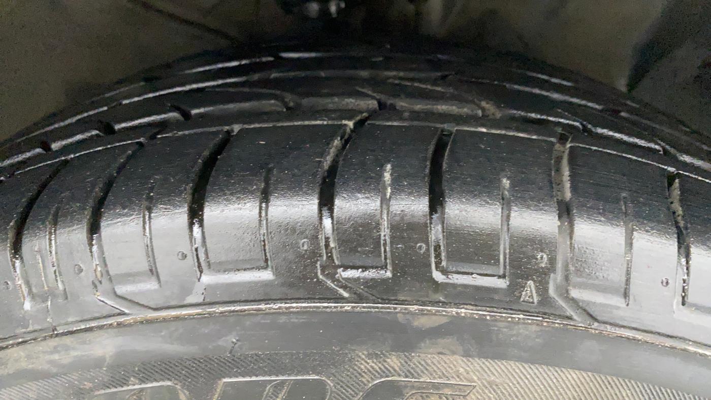 2017 Hyundai Creta 1.6 SX PLUS AUTO PETROL, Petrol, Automatic, 50,179 km, Right Front Tyre Tread
