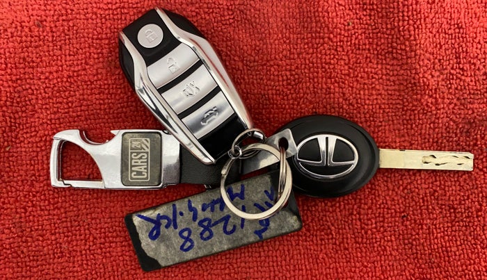2021 Tata TIGOR Revotron XE, Petrol, Manual, 16,292 km, Key Close Up