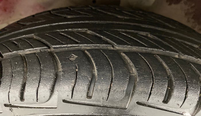 2011 Hyundai Santro Xing GL PLUS, Petrol, Manual, 62,210 km, Left Front Tyre Tread