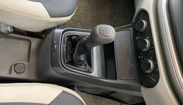 2020 Tata ALTROZ XE PETROL, Petrol, Manual, 35,843 km, Gear Lever