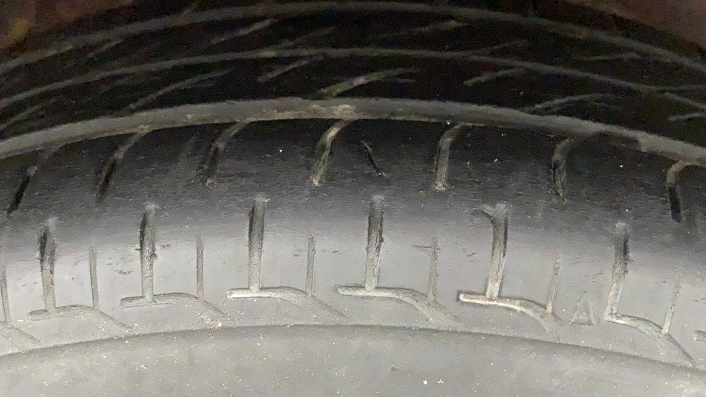 2011 Maruti Alto K10 VXI, Petrol, Manual, 85,253 km, Right Front Tyre Tread