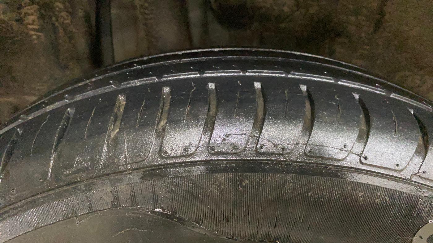 2021 Maruti Swift VXI, Petrol, Manual, 44,580 km, Left Rear Tyre Tread