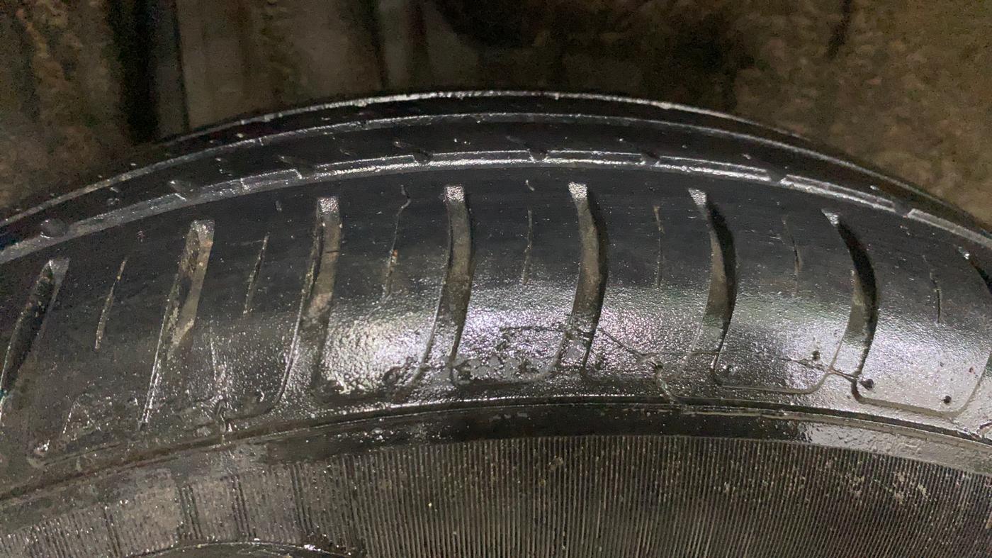2021 Maruti Swift VXI, Petrol, Manual, 44,580 km, Right Rear Tyre Tread