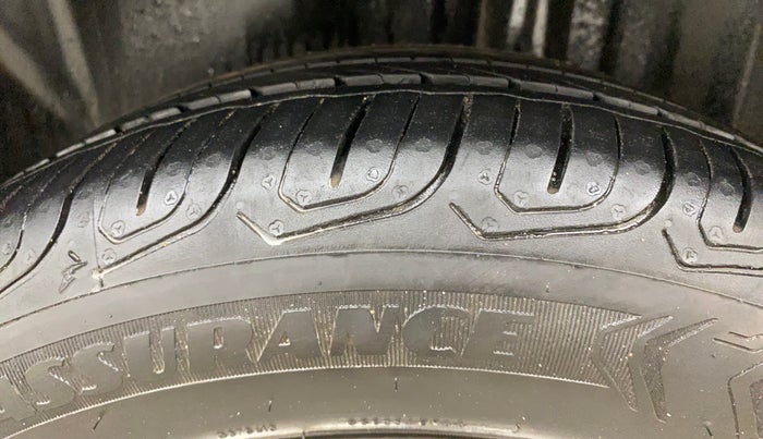 2014 Skoda Rapid 1.5 TDI CR ELEGANCE AT, Diesel, Automatic, 49,586 km, Left Rear Tyre Tread