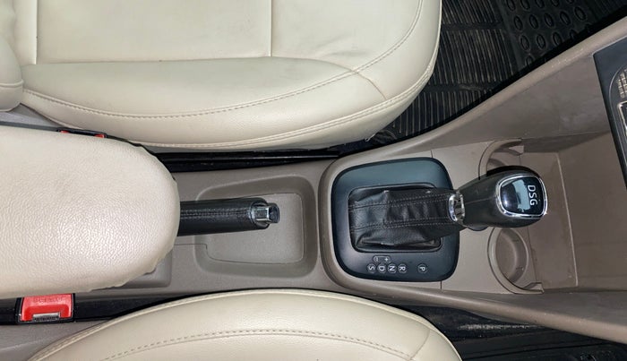 2014 Skoda Rapid 1.5 TDI CR ELEGANCE AT, Diesel, Automatic, 49,586 km, Gear Lever