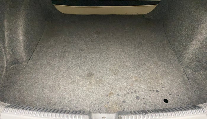 2014 Skoda Rapid 1.5 TDI CR ELEGANCE AT, Diesel, Automatic, 49,586 km, Boot Inside