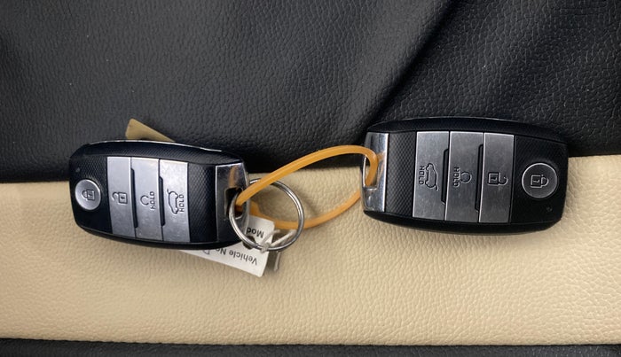 2021 KIA SONET HTX 1.0 DCT, Petrol, Automatic, 58,608 km, Key Close Up