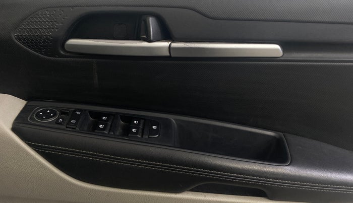 2021 KIA SONET HTX 1.0 DCT, Petrol, Automatic, 58,608 km, Driver Side Door Panels Control