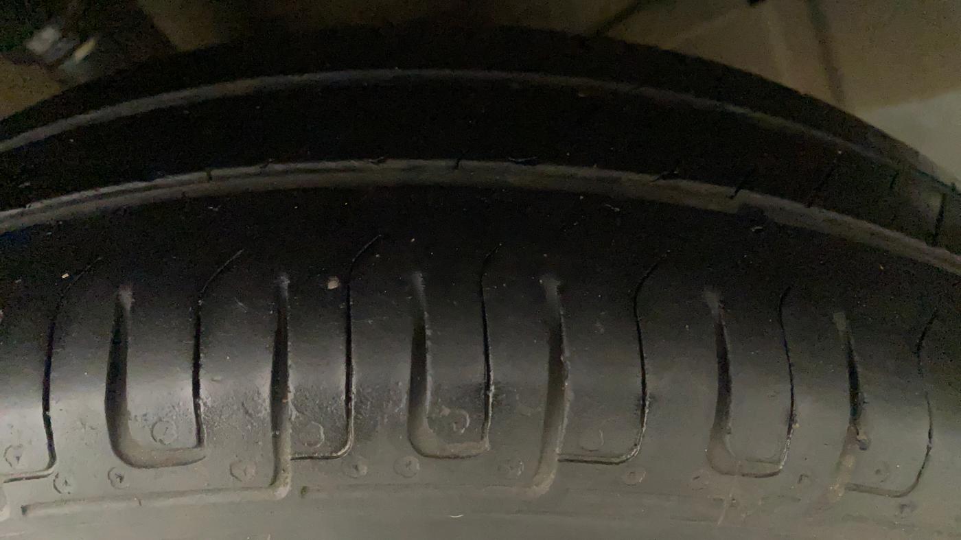 2014 Maruti Wagon R 1.0 LXI CNG, CNG, Manual, 95,457 km, Left Rear Tyre Tread