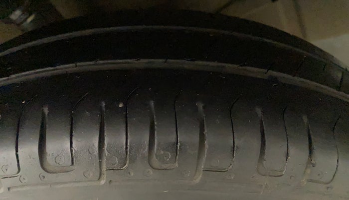 2014 Maruti Wagon R 1.0 LXI CNG, CNG, Manual, 95,457 km, Left Rear Tyre Tread