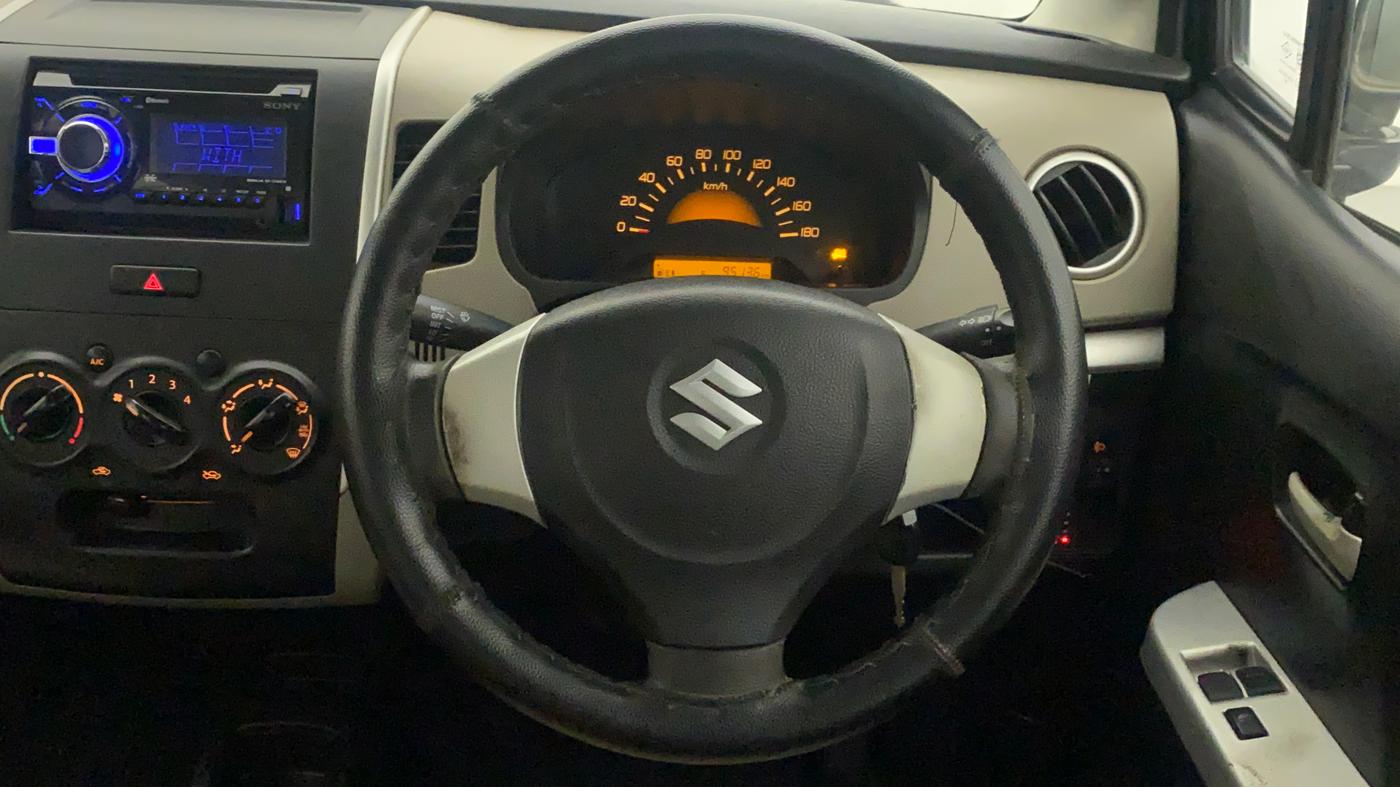 2014 Maruti Wagon R 1.0 LXI CNG, CNG, Manual, 95,457 km, Steering Wheel Close Up