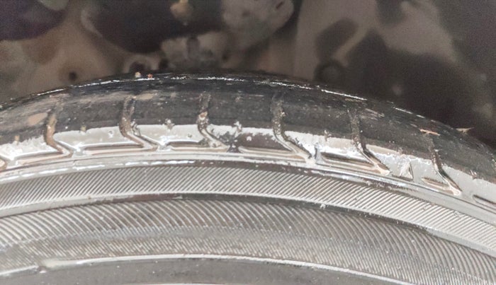 2015 Honda Jazz 1.2L I-VTEC SV, Petrol, Manual, 90,691 km, Right Front Tyre Tread