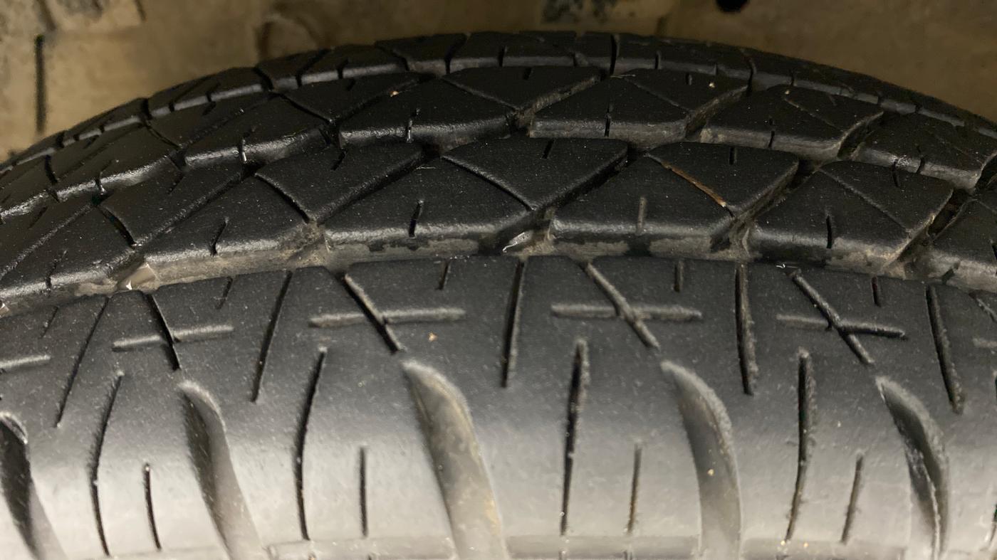 2013 Maruti Swift VDI, Diesel, Manual, 54,679 km, Left Front Tyre Tread