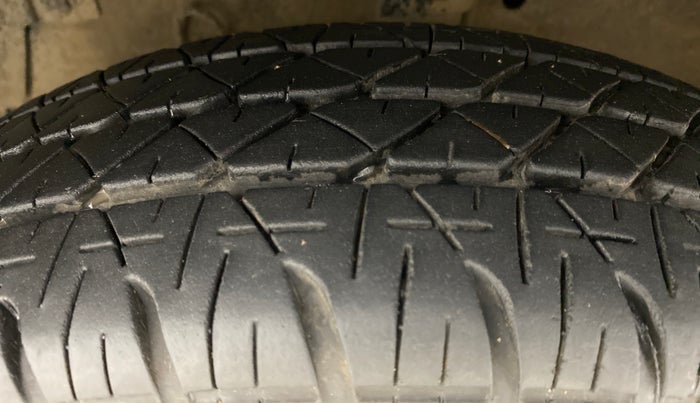 2013 Maruti Swift VDI, Diesel, Manual, 54,679 km, Left Front Tyre Tread