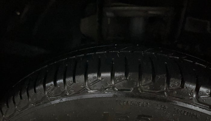 2016 Tata Tiago XM PETROL, Petrol, Manual, 35,773 km, Right Front Tyre Tread