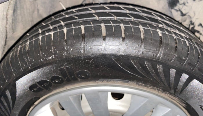 2022 Hyundai GRAND I10 NIOS ERA 1.2 KAPPA VTVT, Petrol, Manual, 2,479 km, Right Front Tyre Tread