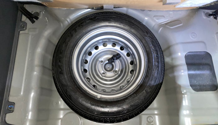 2022 Hyundai GRAND I10 NIOS ERA 1.2 KAPPA VTVT, Petrol, Manual, 2,479 km, Spare Tyre