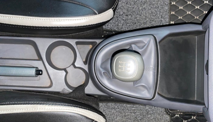 2022 Hyundai GRAND I10 NIOS ERA 1.2 KAPPA VTVT, Petrol, Manual, 2,479 km, Gear Lever