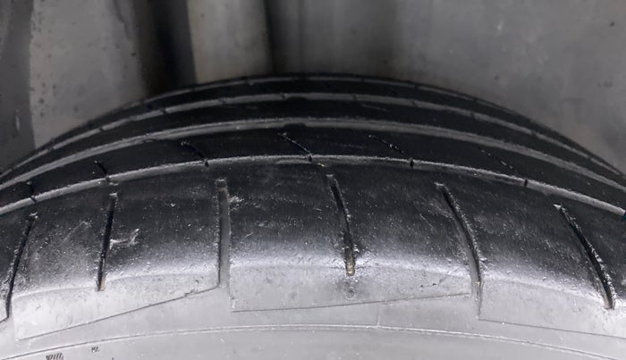 2018 Volkswagen Vento HIGHLINE PLUS 1.5 AT 16 ALLOY, Diesel, Automatic, 71,920 km, Right Rear Tyre Tread