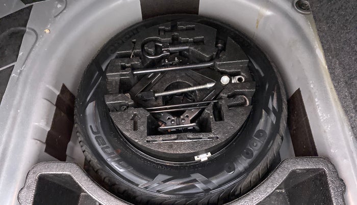 2018 Volkswagen Vento HIGHLINE PLUS 1.5 AT 16 ALLOY, Diesel, Automatic, 71,920 km, Spare Tyre