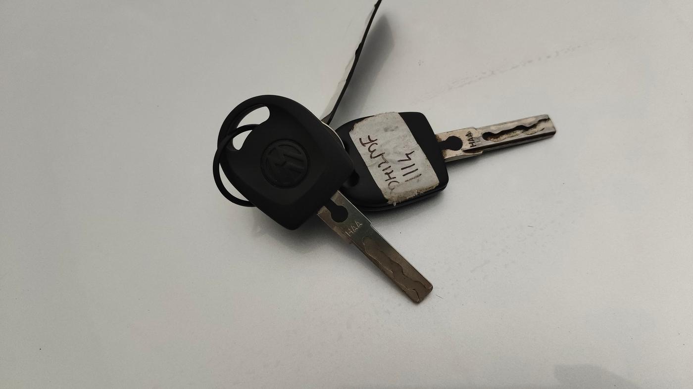 2015 Volkswagen Polo TRENDLINE 1.2L PETROL, Petrol, Manual, 47,913 km, Key Close Up