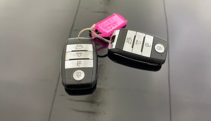 2020 KIA SONET GTX PLUS 1.0 IMT, Petrol, Manual, 27,512 km, Key Close Up