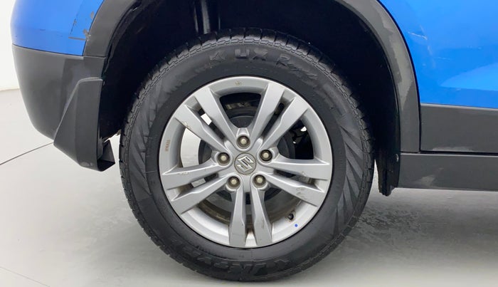 2016 Maruti Vitara Brezza ZDI PLUS DUAL TONE, Diesel, Manual, 42,261 km, Right Rear Wheel