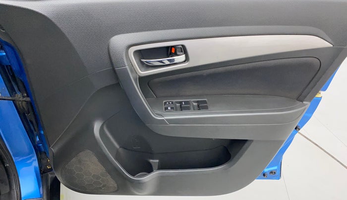2016 Maruti Vitara Brezza ZDI PLUS DUAL TONE, Diesel, Manual, 42,261 km, Driver Side Door Panels Control
