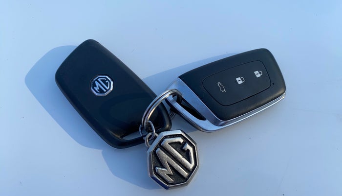 2020 MG HECTOR SHARP 1.5 DCT PETROL, Petrol, Automatic, 90,514 km, Key Close Up