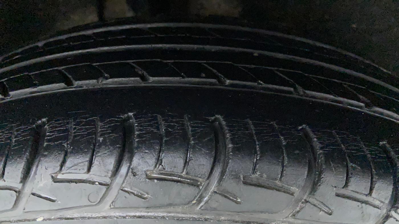 2018 Maruti Baleno DELTA PETROL 1.2, Petrol, Manual, 51,413 km, Right Rear Tyre Tread