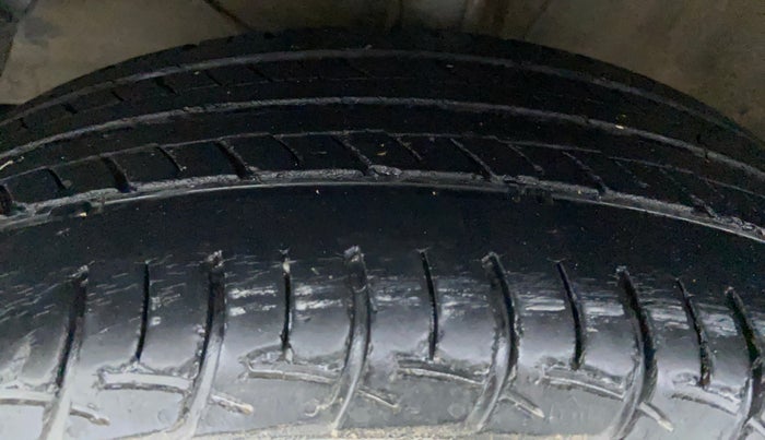 2018 Maruti Baleno DELTA PETROL 1.2, Petrol, Manual, 51,413 km, Left Front Tyre Tread