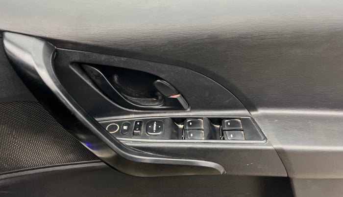 2020 Mahindra XUV500 W5, Diesel, Manual, 56,961 km, Driver Side Door Panels Control