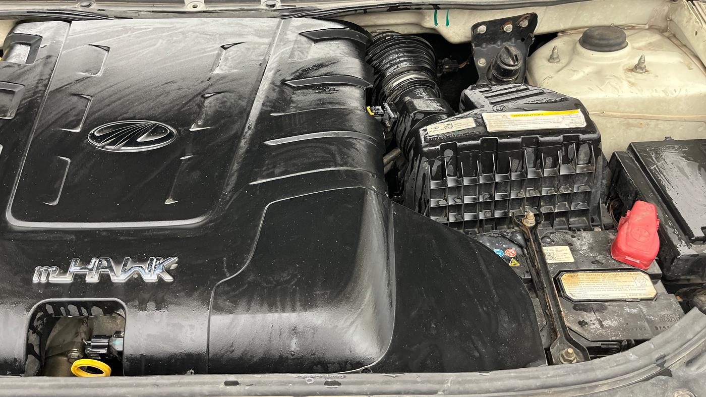 2020 Mahindra XUV500 W5, Diesel, Manual, 50 km, Engine View - Left