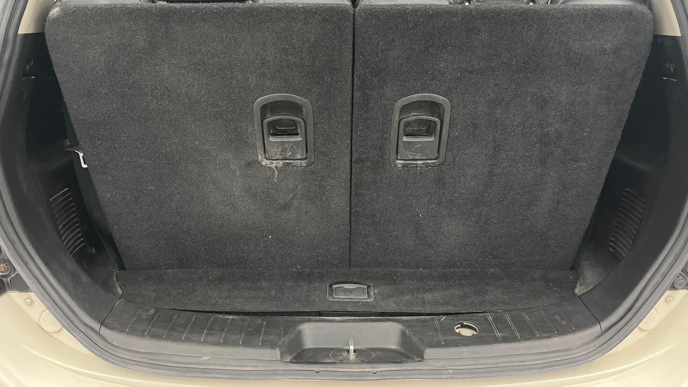 2020 Mahindra XUV500 W5, Diesel, Manual, 50 km, Boot Inside