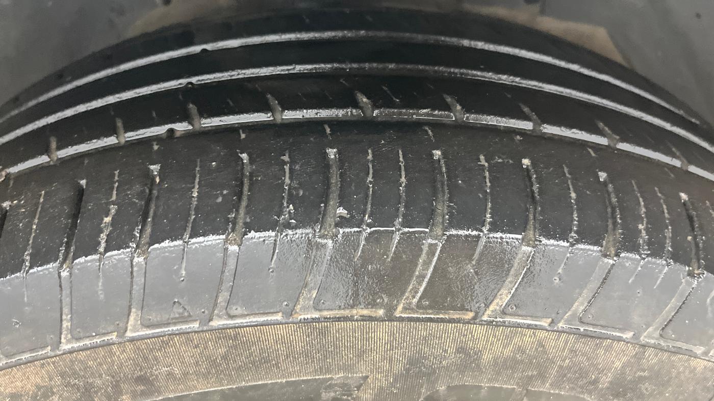 2020 Mahindra XUV500 W5, Diesel, Manual, 50 km, Right Front Tyre Tread