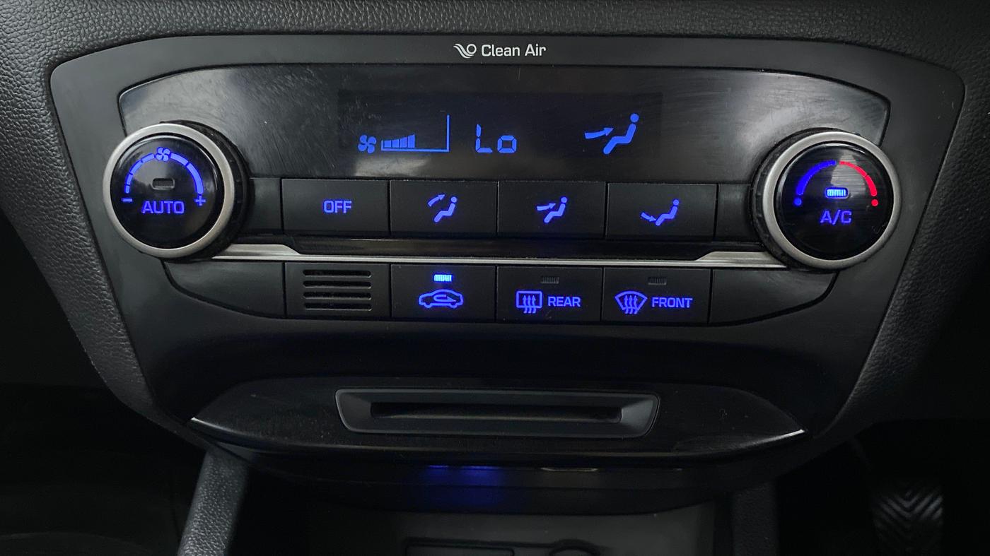 2015 Hyundai Elite i20 SPORTZ 1.2, Petrol, Manual, 1,01,887 km, Automatic Climate Control