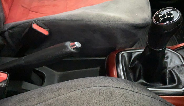 2017 Maruti IGNIS DELTA 1.2, Petrol, Manual, 37,684 km, Gear Lever