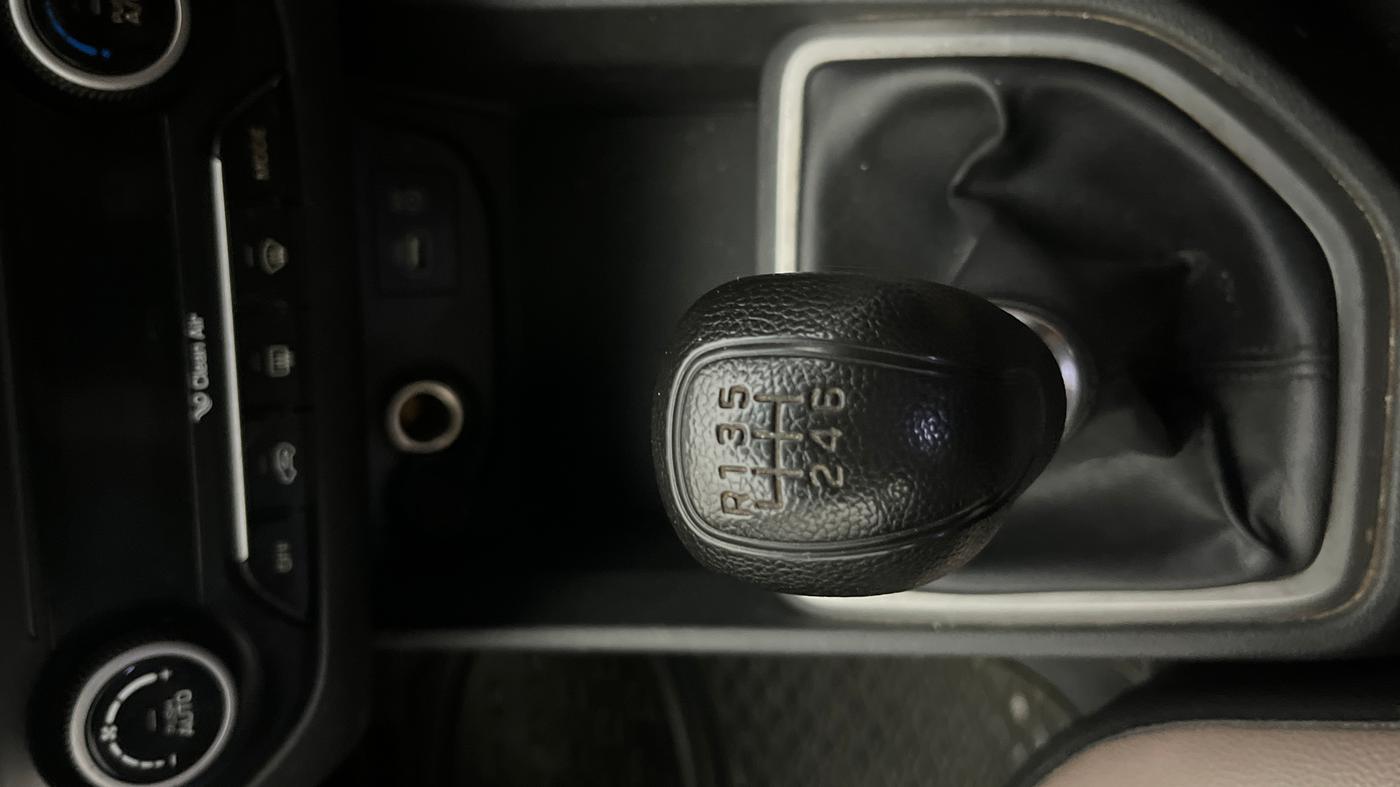 2016 Hyundai Creta SX PLUS 1.6 PETROL, Petrol, Manual, 69,960 km, Gear Lever