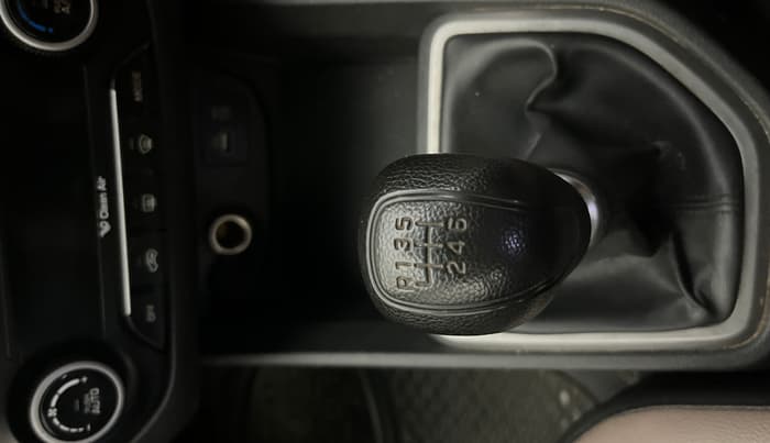 2016 Hyundai Creta SX PLUS 1.6 PETROL, Petrol, Manual, 69,960 km, Gear Lever